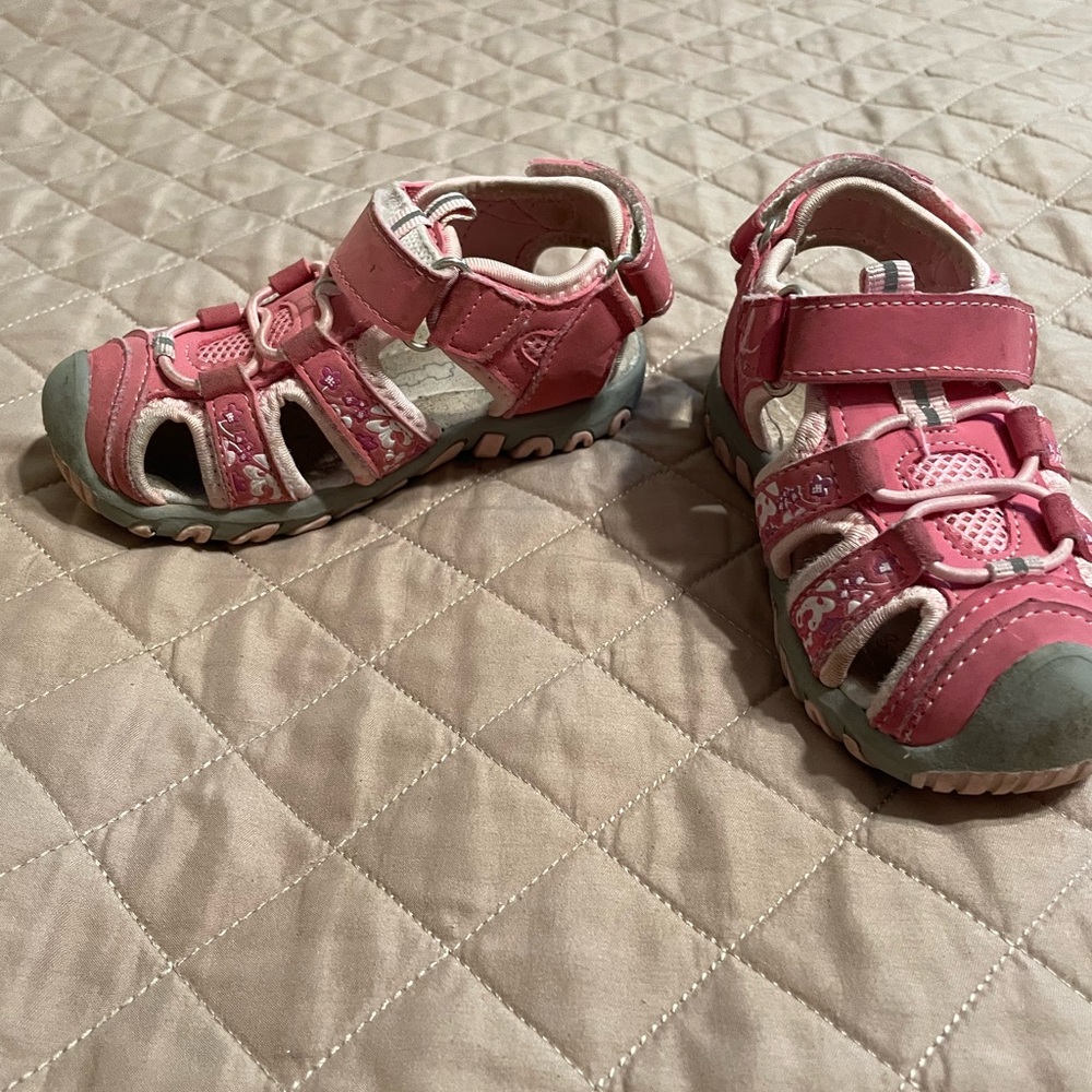 Apakowa Toddler Girl's Close Toe Sandal Pink Size Toddler 8